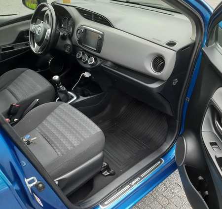 Toyota Yaris cena 29900 przebieg: 158463, rok produkcji 2016 z Warszawa małe 56